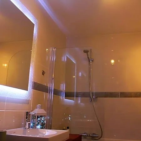 فندق مبيت وإفطار Maison Durbois 3*